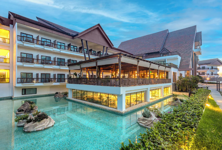 Karmairí Cartagena pool