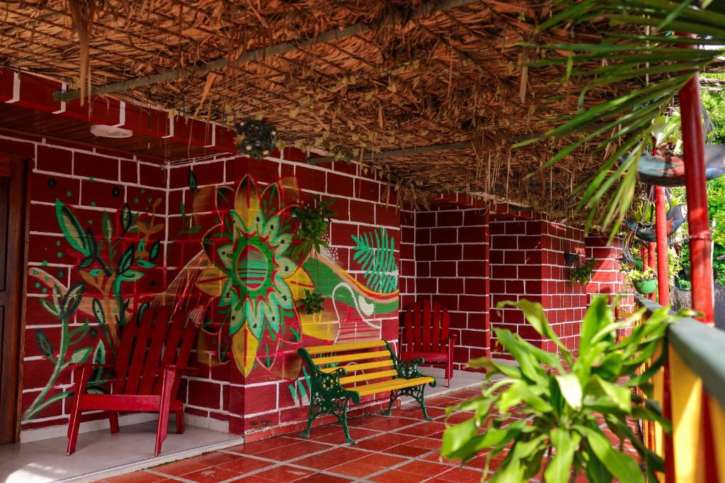 La Guaca Hostel outside