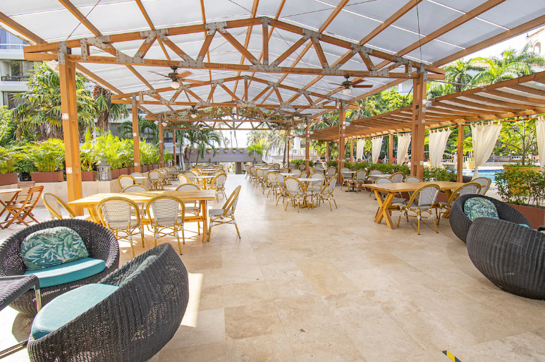 Hotel Caribe by Faranda Grand outside