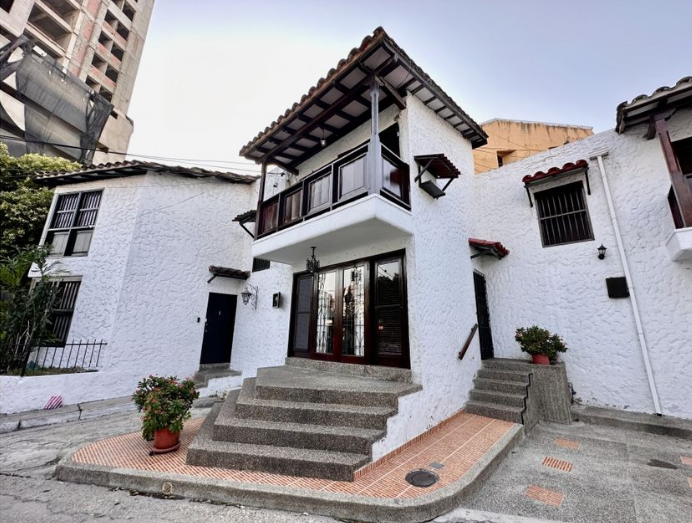 townhouse for sale in la popa front